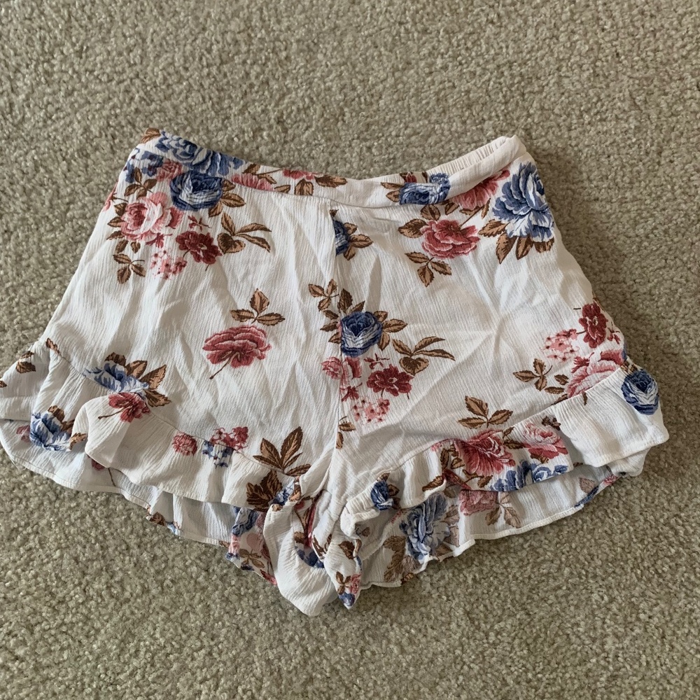 Illa Illa Floral Shorts